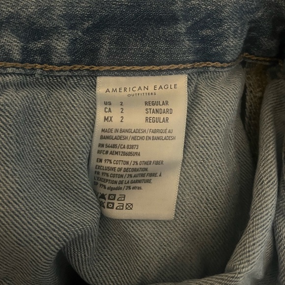 Women’s Light Wash Jeans - Picture 3 of 3